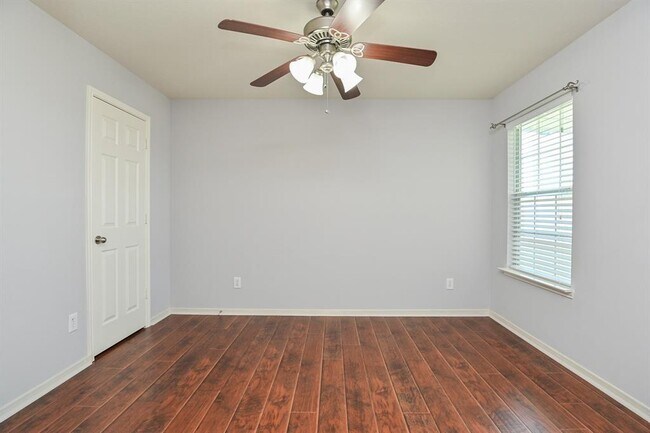 Building Photo - 7002 Bossut Dr