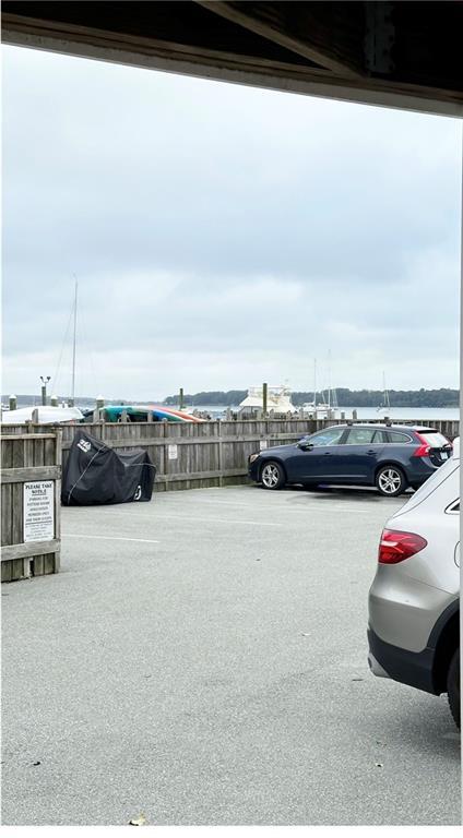 Building Photo - 227 Thames St