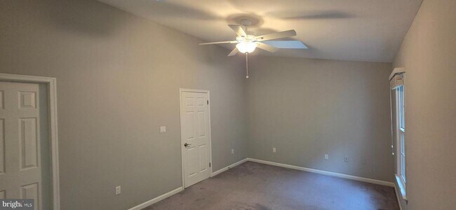 Building Photo - 1353 Templeton Pl