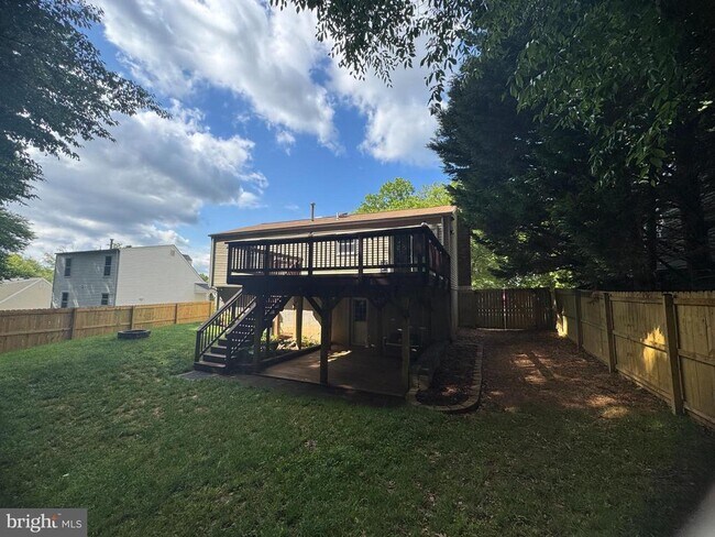 Building Photo - 5570 Rowser Dr