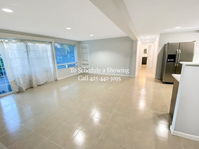 Building Photo - "Charming Bellevue Retreat: Spacious 2-Bed, 2-Bath with Finished Basement!"