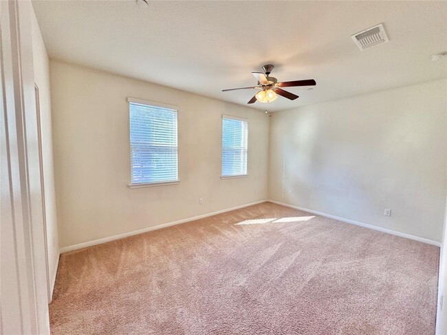 Building Photo - 1001 Zodiac Ln