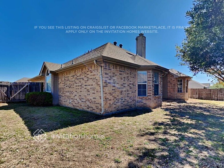 Building Photo - 509 Taos Ct W