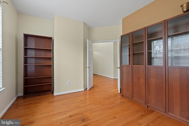 Building Photo - 15433 Leeds Hill Way