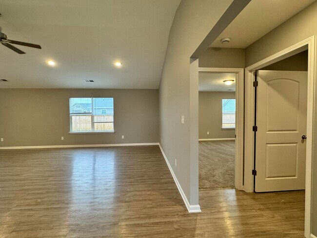 Building Photo - 207 Jared Parker Wy