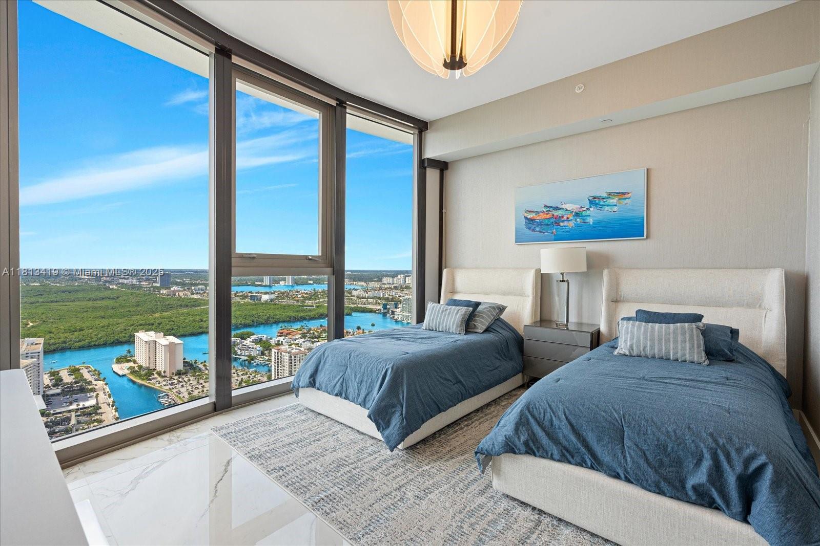 Building Photo - 15701 Collins Ave