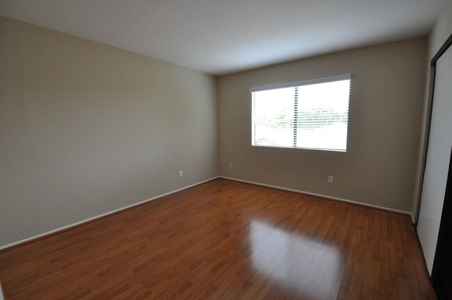 Building Photo - 14033 Bessemer St