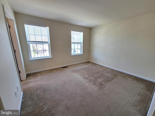 Building Photo - 160 Mercer Ct