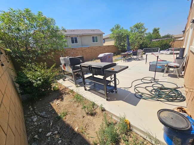 Building Photo - 16969 Posey Pl