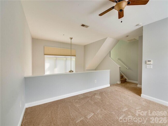 Building Photo - 927 Garden District Dr