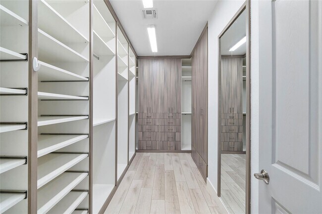 Building Photo - 12015 NW 83rd Pl