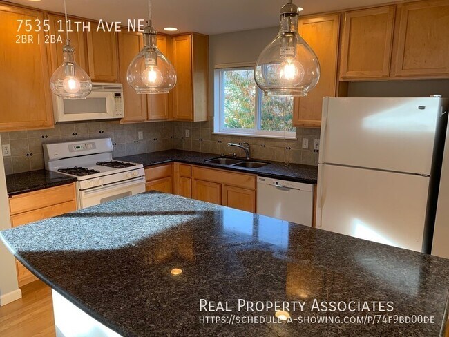 Building Photo - Maple Leaf Townhouse Available