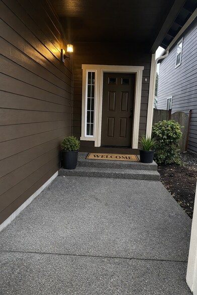 Exterior Front Entry - 7730 181st Street East