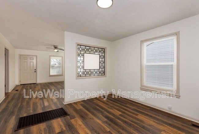 Building Photo - 1216 4th Pl N