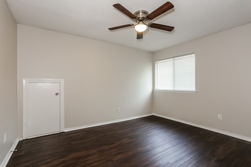 Building Photo - 216 Mesa Wood Dr