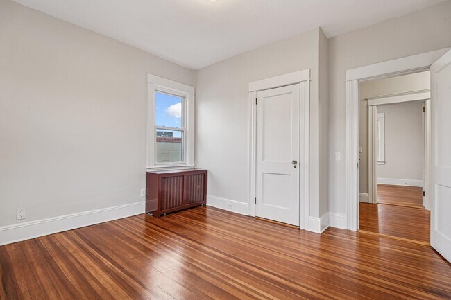 Building Photo - 1154 Anderson Ave