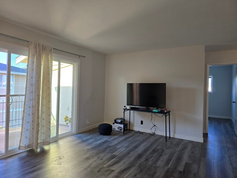 Building Photo - 14583 Doolittle Dr