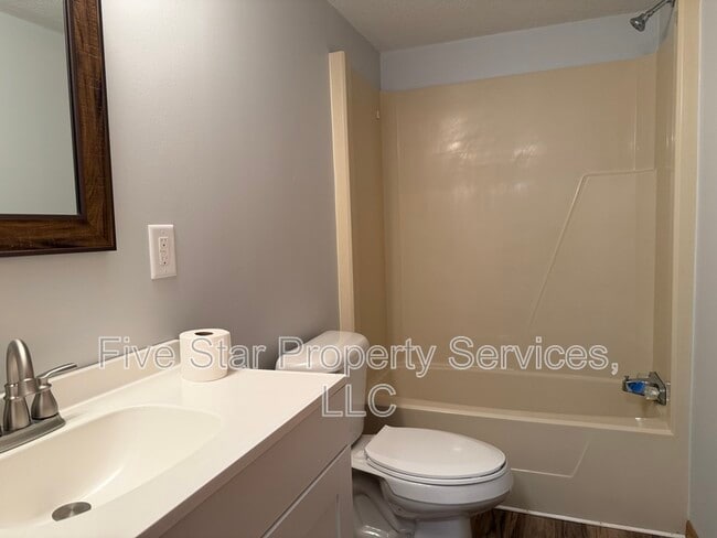 Building Photo - 101 S Kennedy Ave