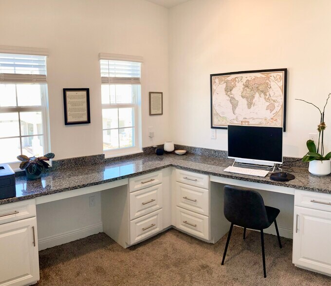 Building Photo - 15098 Lebeau Loop