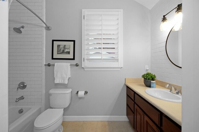 Building Photo - 4 Hardy Ct