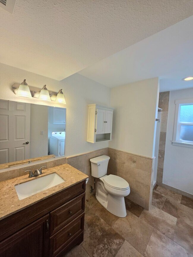 Building Photo - Auburn west hill 4 bedroom and 3 bathroom well maintained home.  Available NOW!