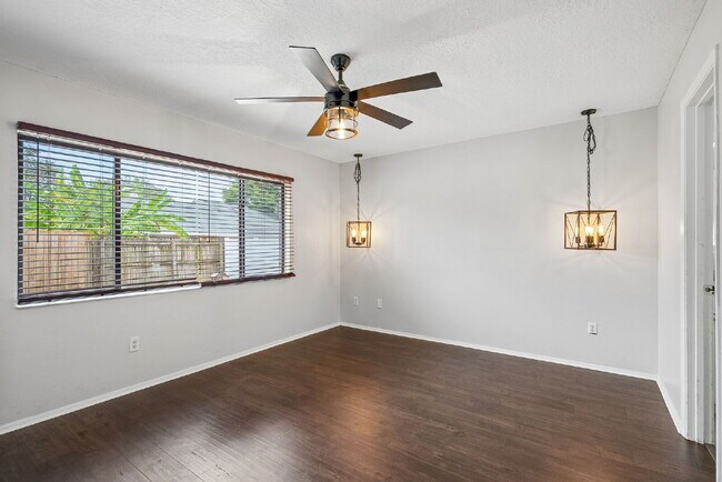 Building Photo - Charming 3-Bedroom Home in Desirable Oviedo!