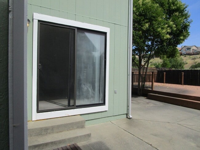 Building Photo - 2542 Vista Grande