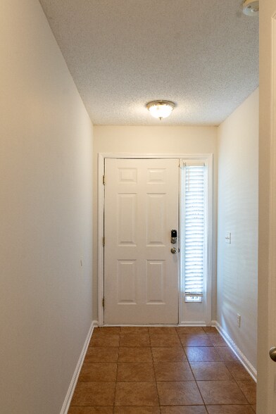 Building Photo - 29 Orchid Ln