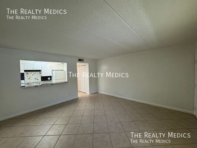 Building Photo - 1030 S Palmetto Ave