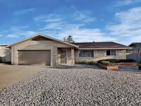 Building Photo - 413 E Fremont Dr