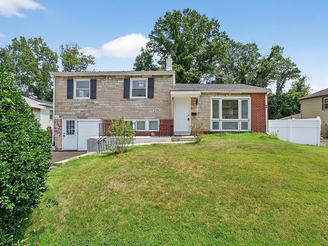 Building Photo - 206 Ava Ave