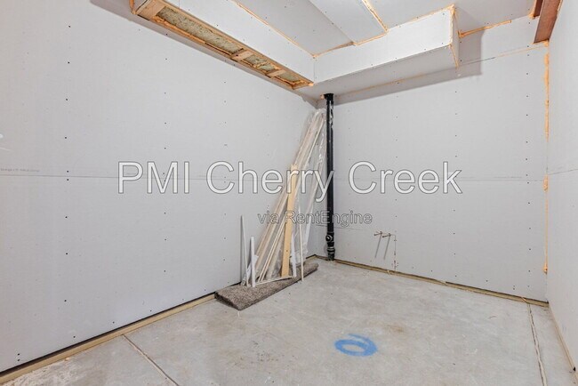 Building Photo - 10922 Ledges Rd