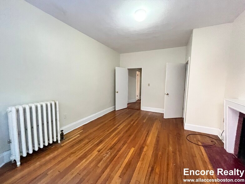 Building Photo - 1789 Beacon St