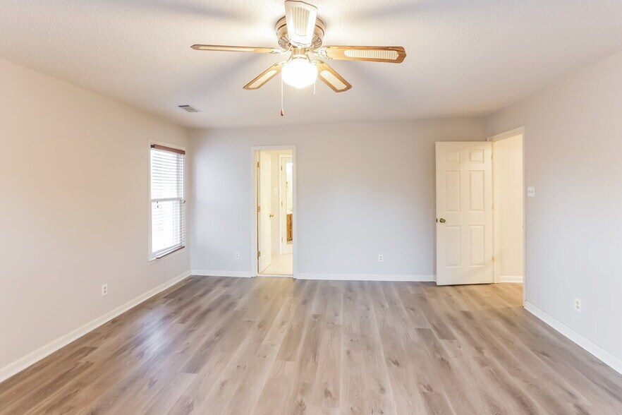 Building Photo - 805 Wood Wren Cove