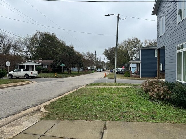 Building Photo - 1218 Pender St