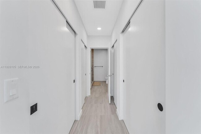 Building Photo - 580 72nd St