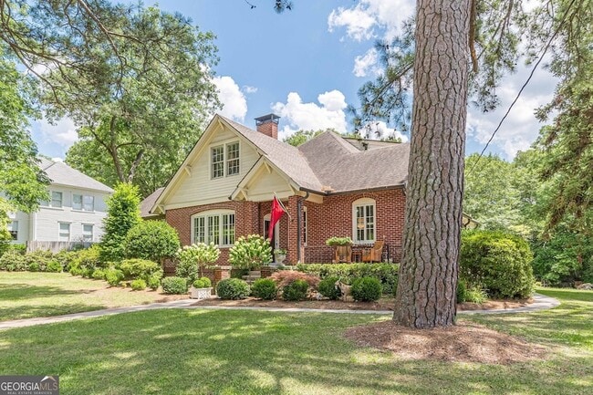 Building Photo - 1878 Cambridge Ave