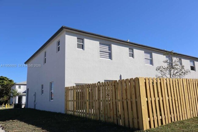 Building Photo - 26824 SW 121st Ave