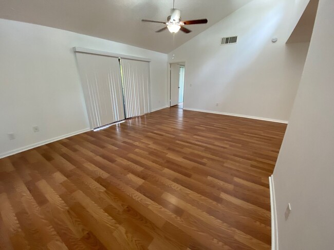 Building Photo - 3 bed 2 bath Townhouse in Winter Park!