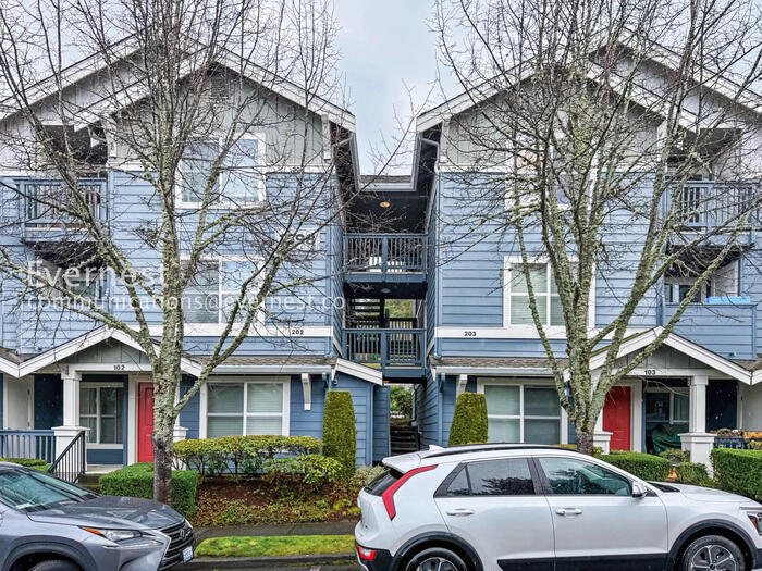 Building Photo - 1698 25th Pl NE