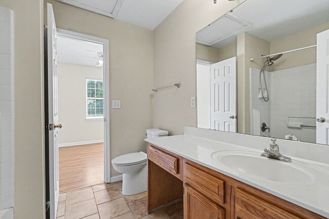 Building Photo - 3238 Summercroft Ln