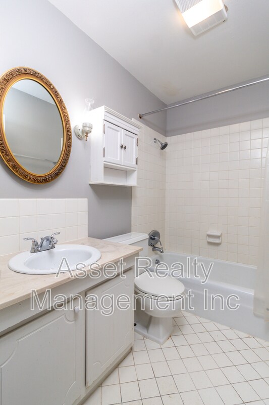 Building Photo - 3636 Taliluna Ave