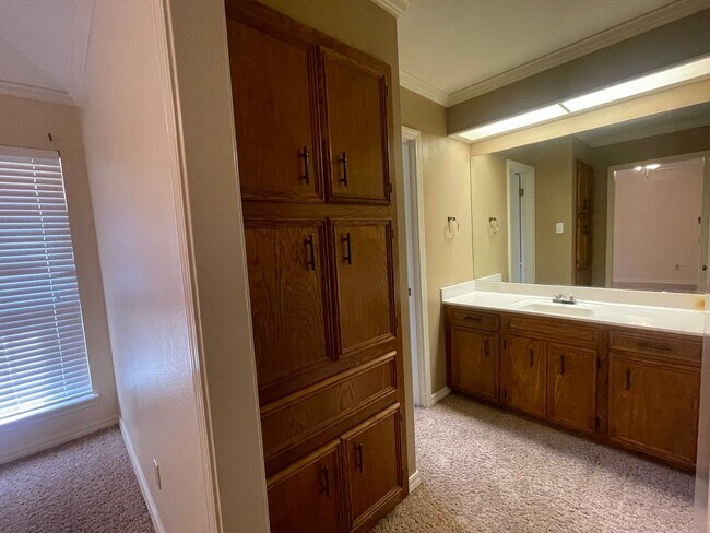 Building Photo - Must See! Welcoming Home In Greenacres Place!