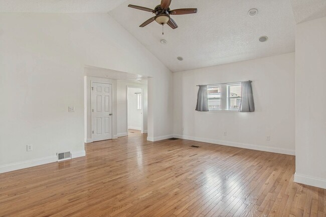 Building Photo - Charming 3Bed/2Bath Home Minutes from Fort Drum | Pet Friendly | Garage + Spacious Yard
