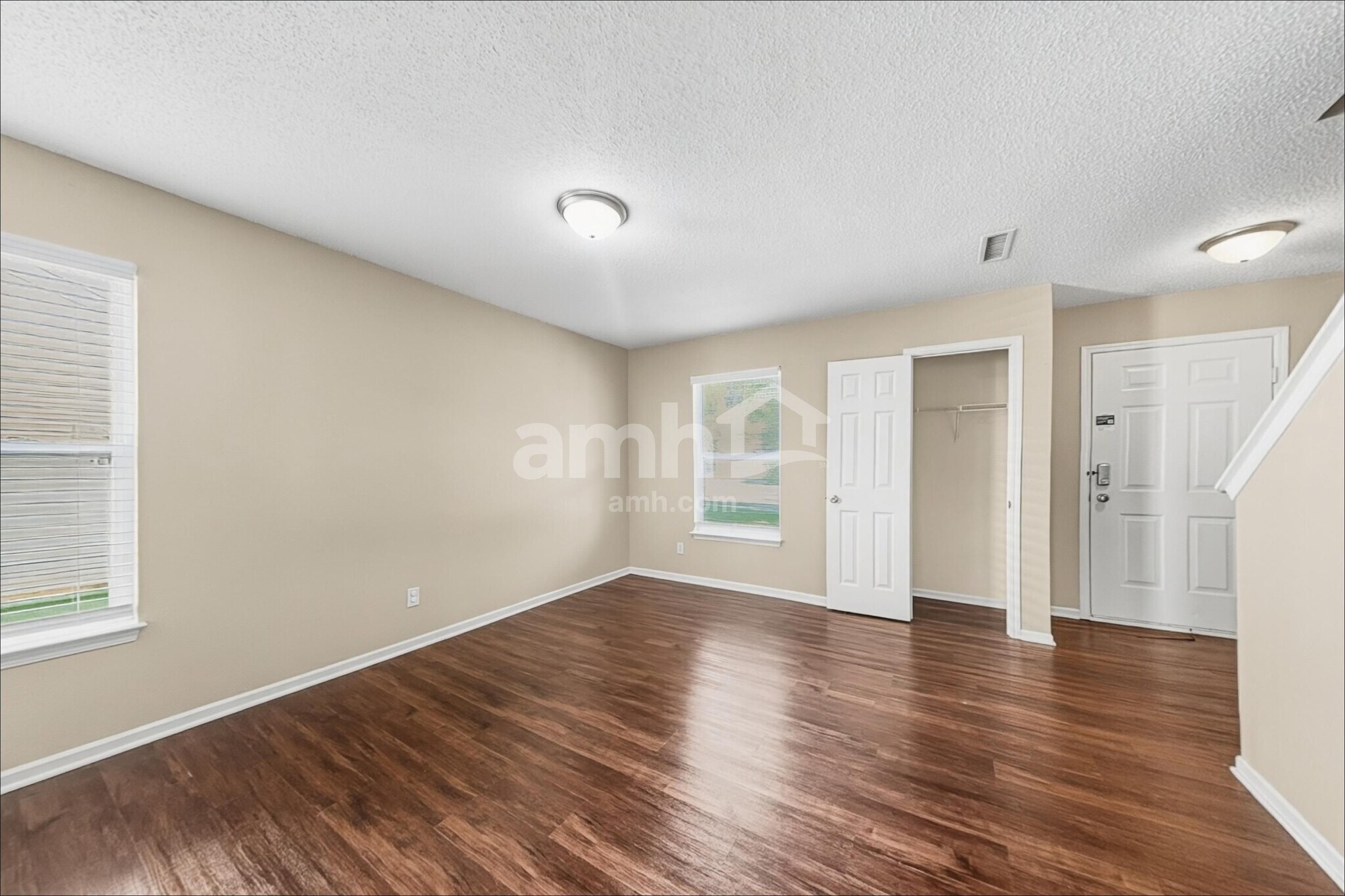 Building Photo - 10395 Carrington Way