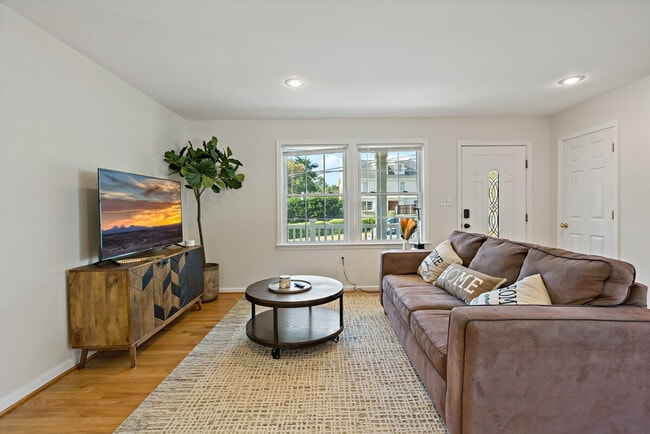 Building Photo - 6505 Columbia Pike