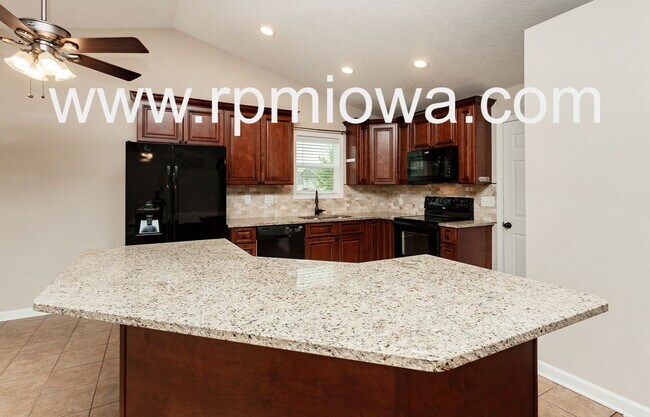 Building Photo - ESTABLISHED NEIGHBORHOOD!!! 4 Bedroom, 3 Bath Home in Ankeny