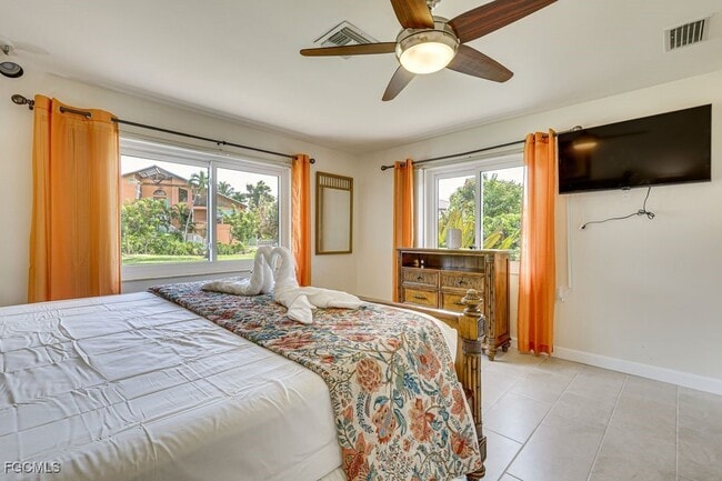 Building Photo - 15340 River by Rd