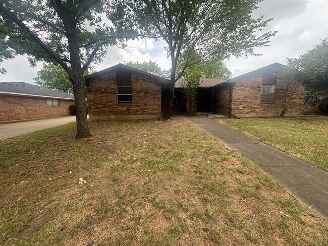 Primary Photo - 1508-1510 Blackwell Drive