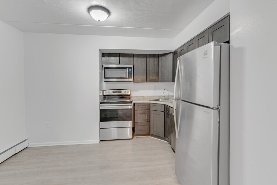 Building Photo - Glenmore Place Apartments